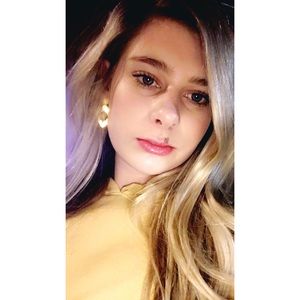 Meet your Posher, Justina